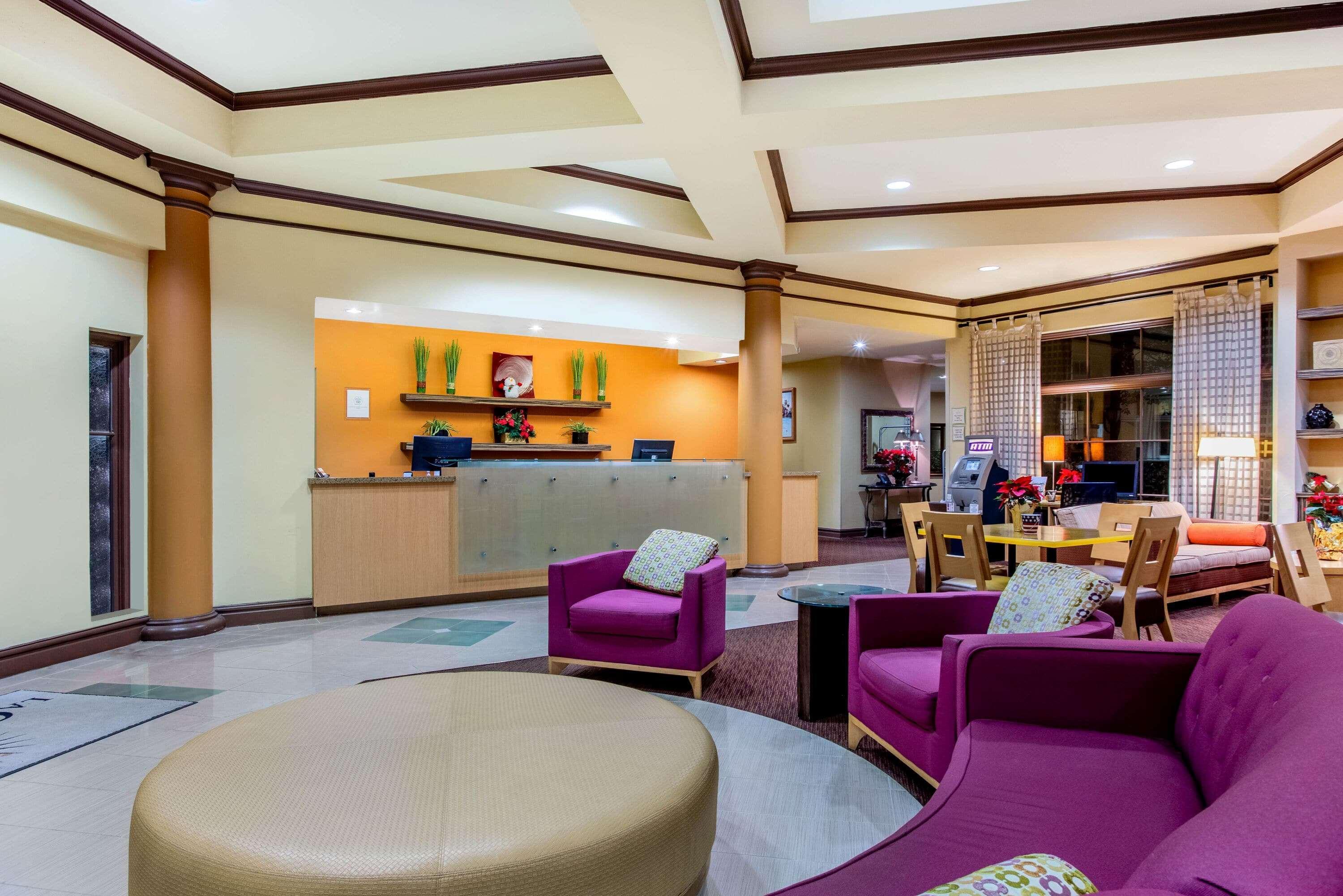 Отель La Quinta By Wyndham Raleigh Crabtree Экстерьер фото